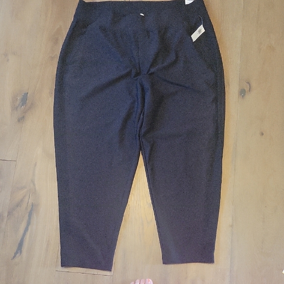 NWT Old Navy Black High Rise Tapered Ankle Powersoft Pants. Plus Size XXL - Picture 1 of 4